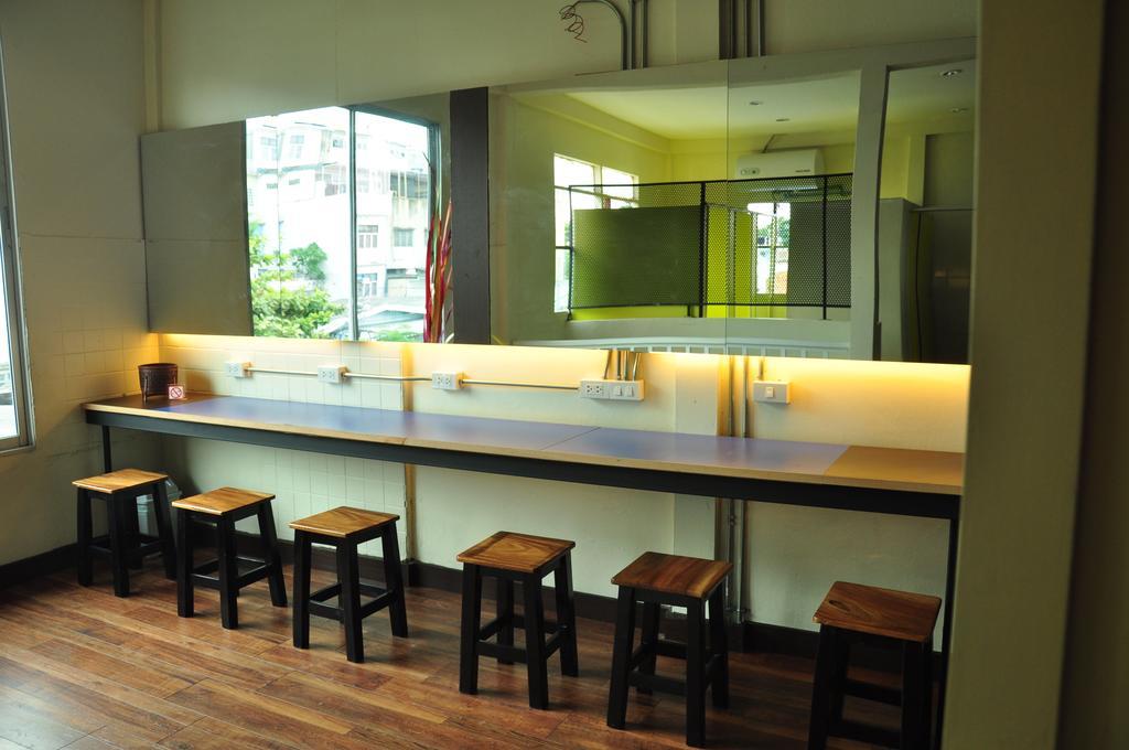 Sabye Club Hostel Bangkok Rum bild